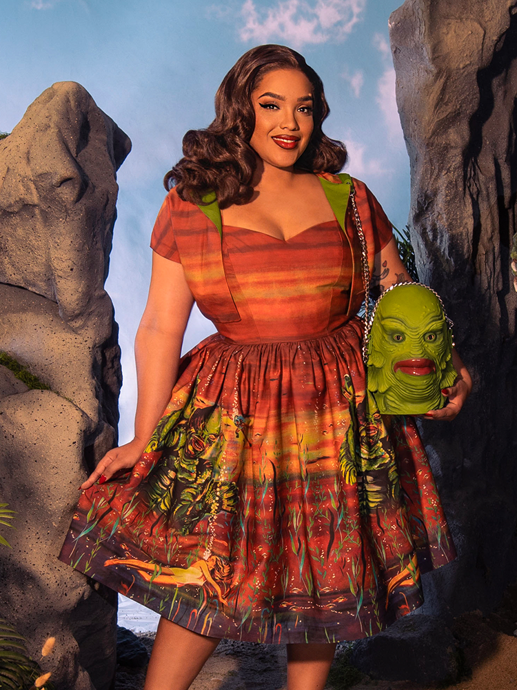 Enjoy a blend of classic horror and contemporary style with the Creature from the Black Lagoon Monster Bag, featuring vintage movie poster art.