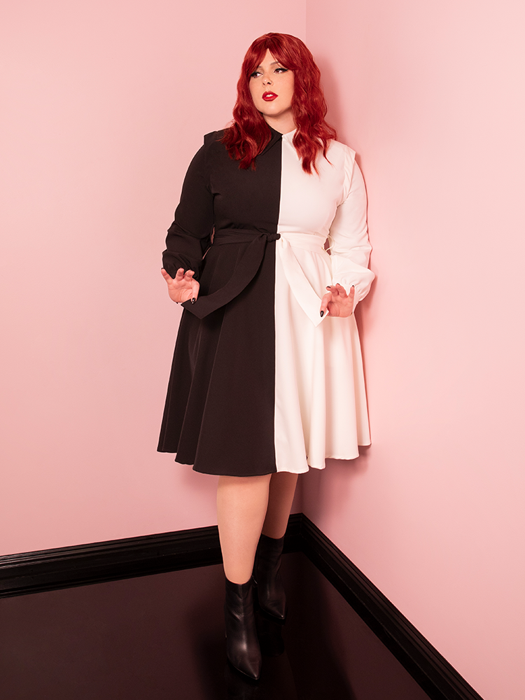 With its bold black-and-white stripes and classic shirtdress shape, the Delia Deetz Shirtdress is perfect for those who love timeless, vintage fashion.