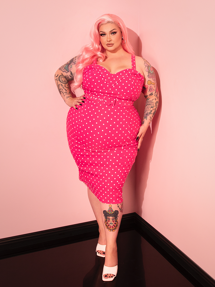 The Maneater Pink Polka Dot Dress is a retro dream come true, offering a chic, timeless design that’s perfect for any vintage enthusiast.