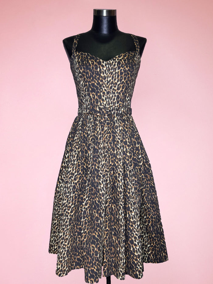 BACKLOT NON DAMAGED - Sweetheart Swing Dress in Wild Leopard Print