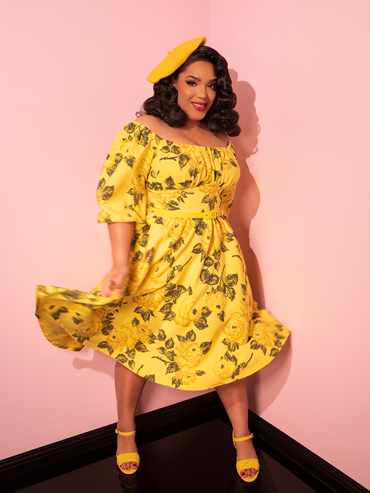 Stille og rolig Picket jubilæum Vacation Dress in Vintage Yellow Roses | Retro Style Dresses – Vixen by  Micheline Pitt